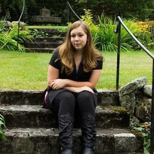 Meet your Posher, Eva